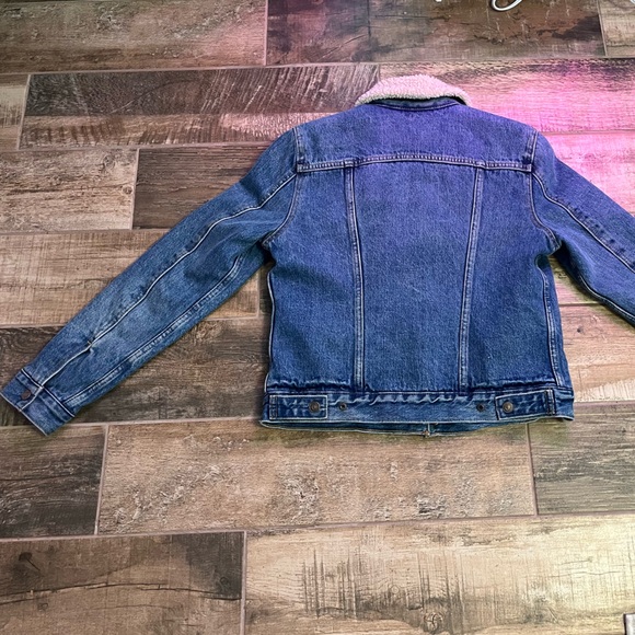 LEVI’S ORIGINAL SHERPA TRUCKER JACKET Size S Denim *Sold Out Online * - Picture 7 of 8
